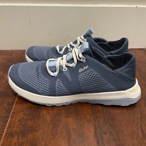 OLUKAI- Huia women's athletic trainer shoes in Vintage Blue/Sea Ice. Size 8